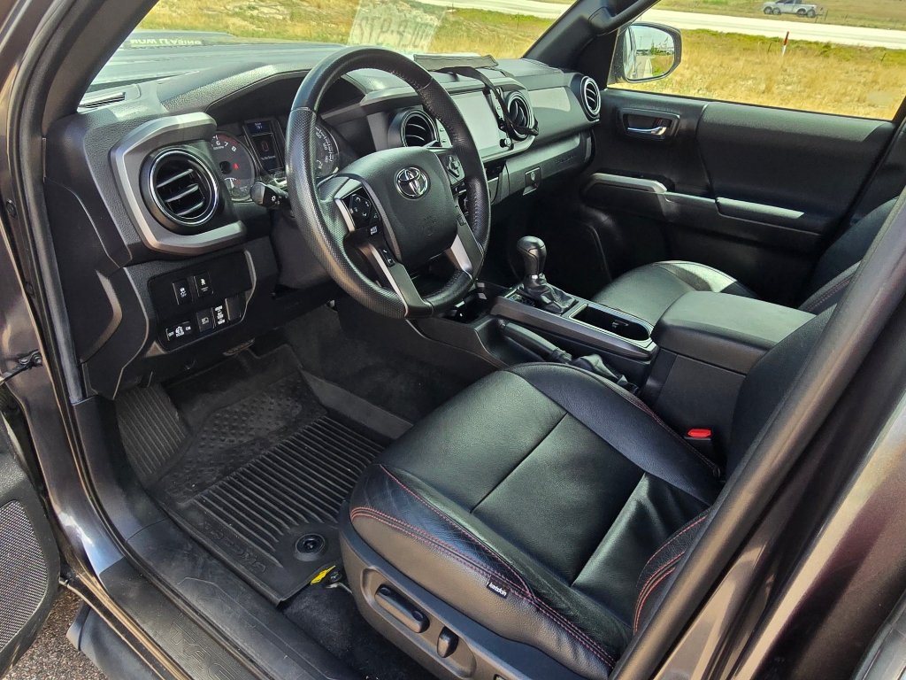 Used 2022 Toyota Tacoma TRD Sport w/ Technology Package RWD image 25