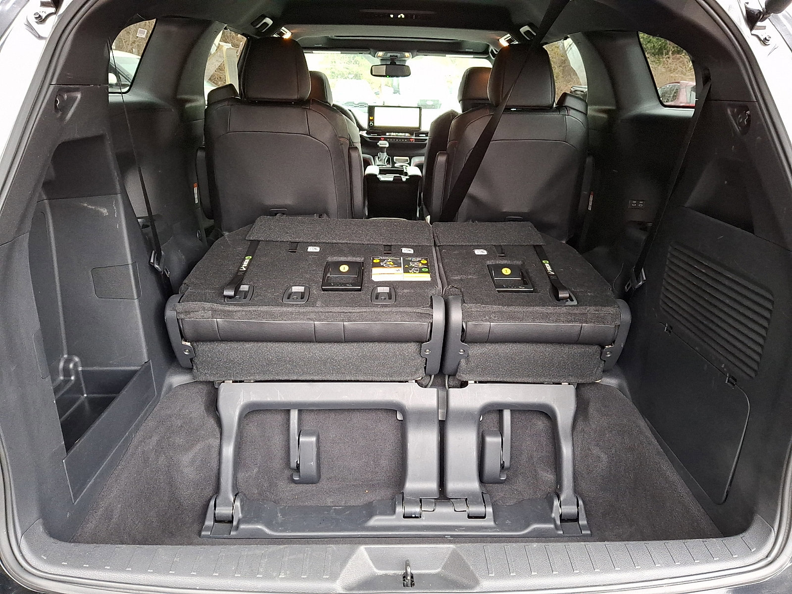 Used 2025 Toyota Sienna XSE FWD image 29