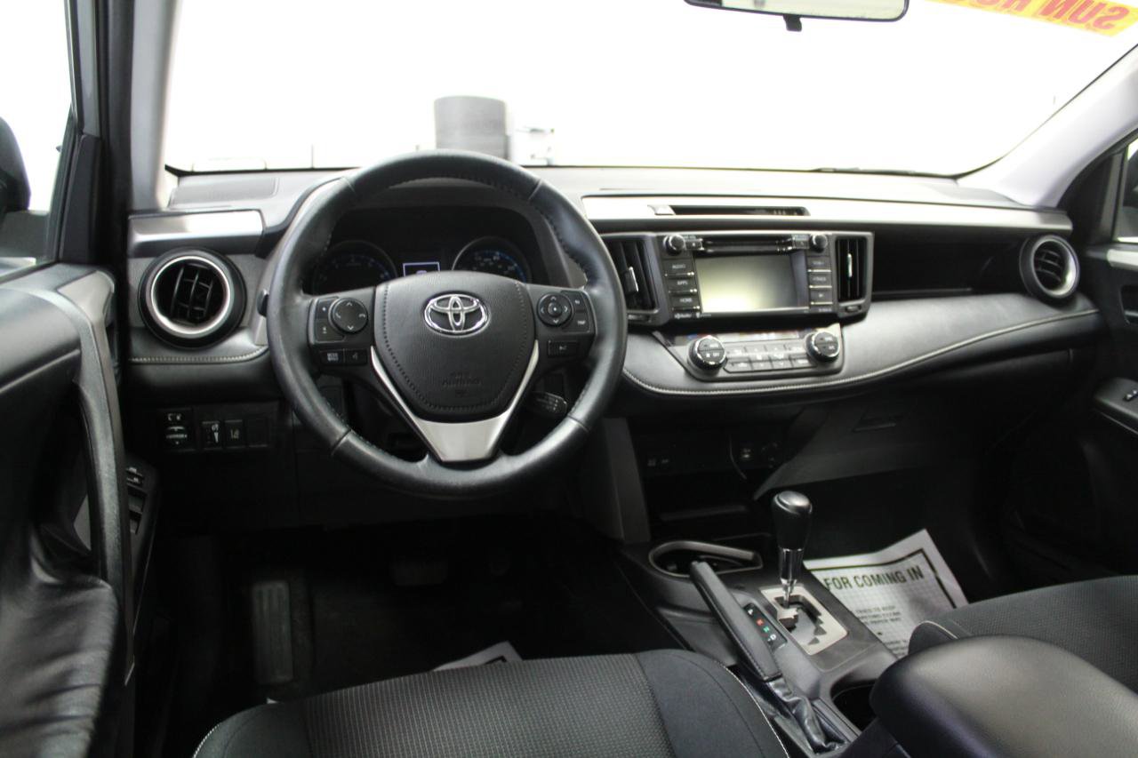 Used 2017 Toyota RAV4 XLE w/ Protection Package image 7