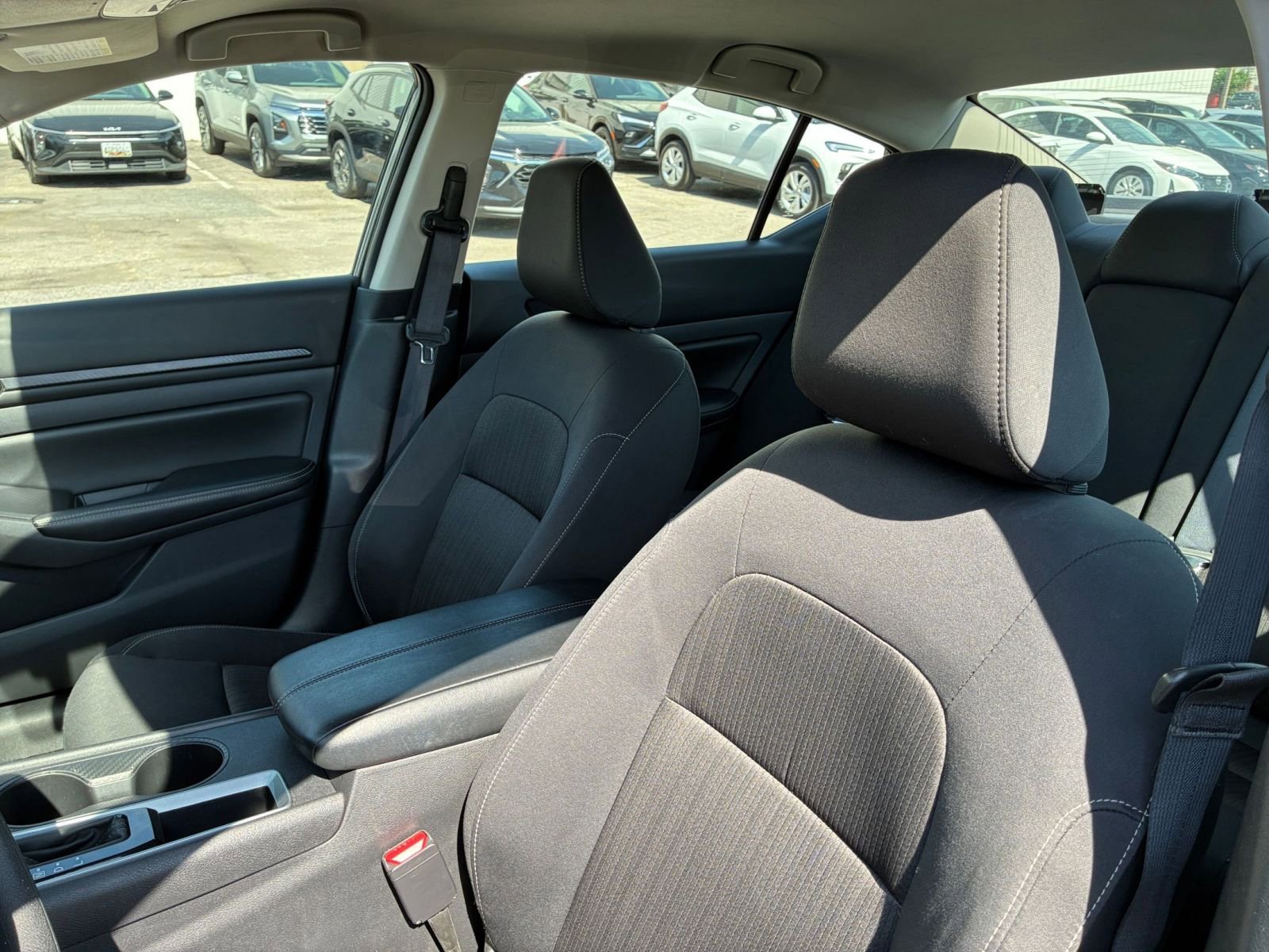 Used 2025 Nissan Altima 2.5 SV FWD image 36