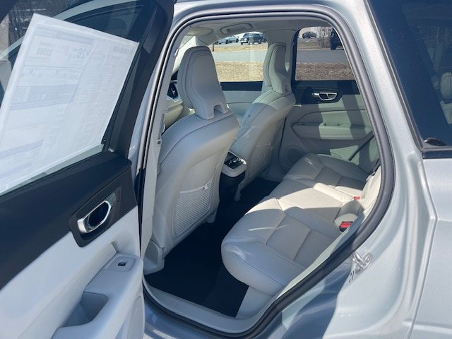 New 2026 Volvo XC60 B5 Ultra w/ Protection Package Premier AWD/4WD image 6
