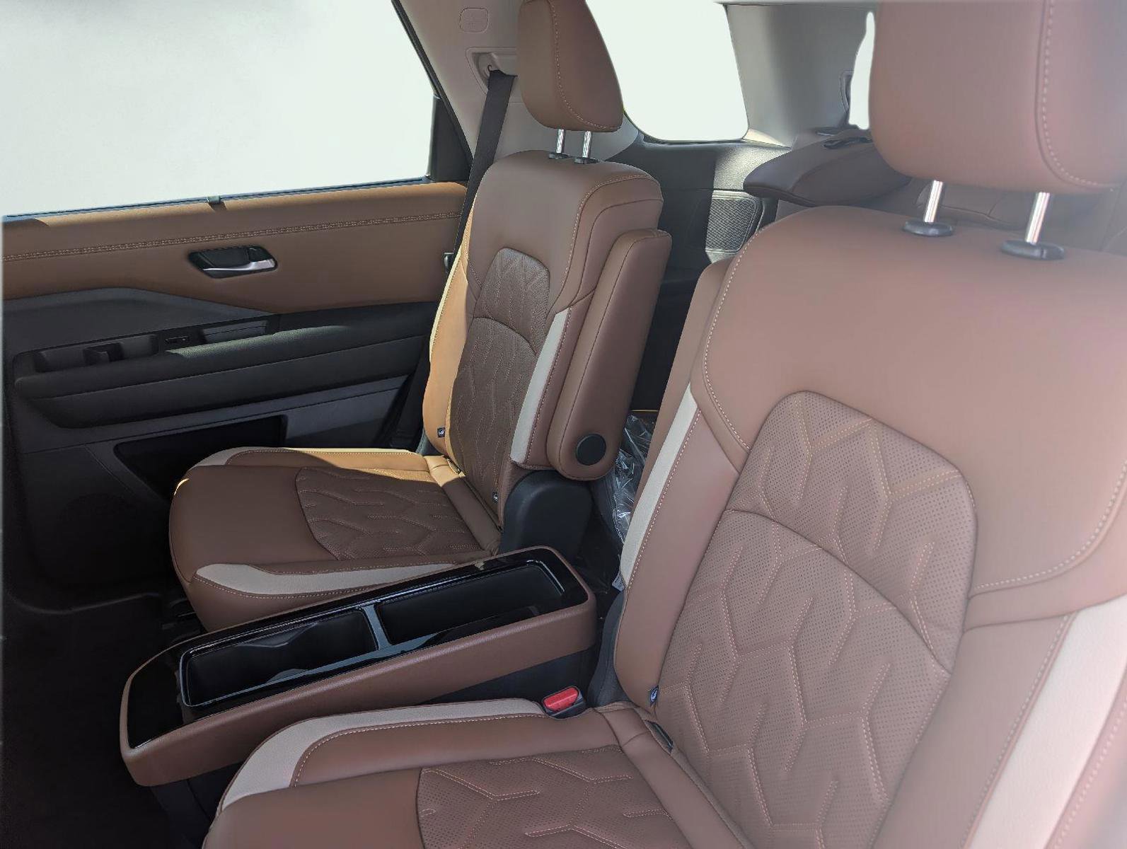 New 2026 Nissan Pathfinder Platinum AWD/4WD image 14