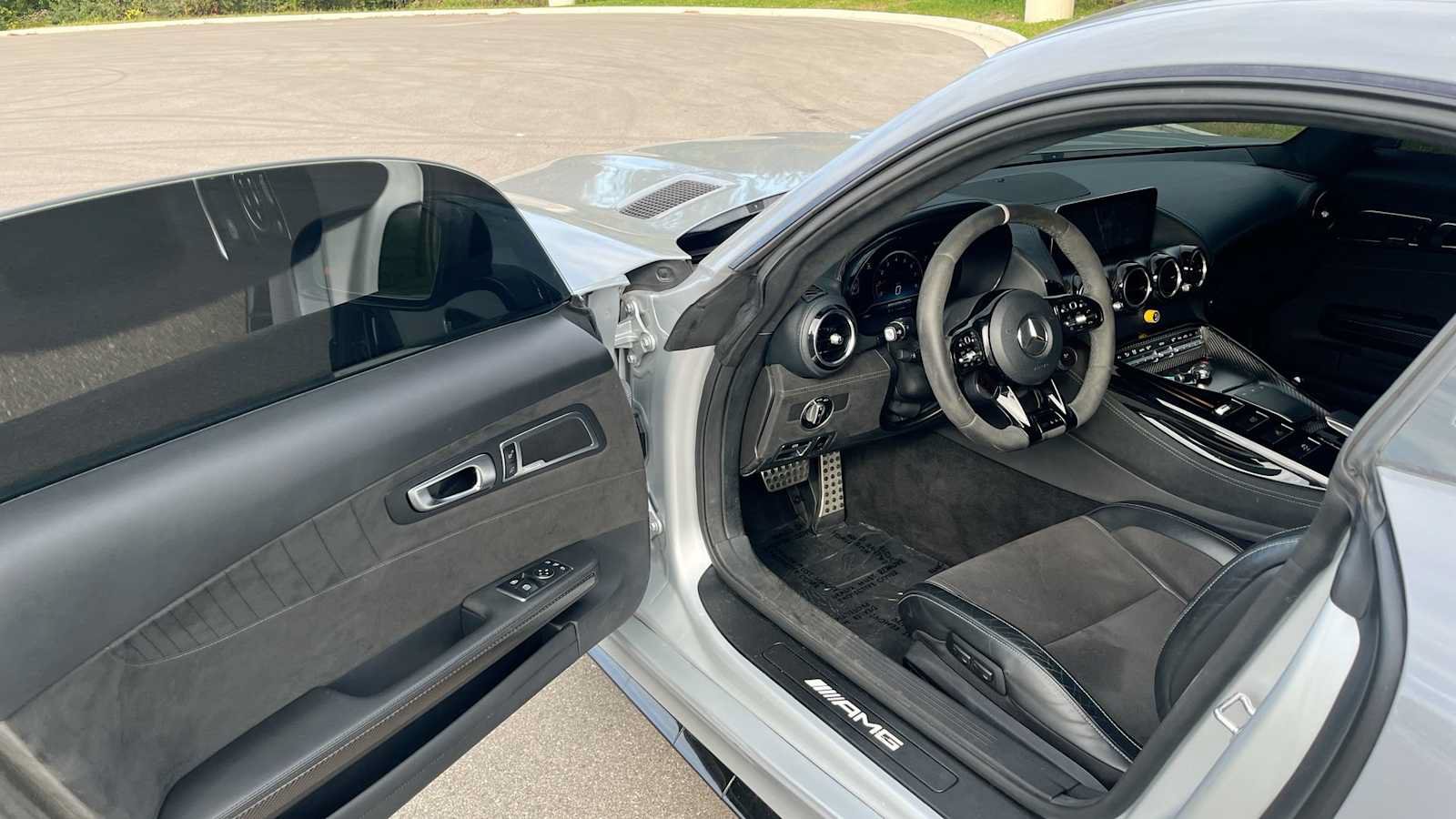 Used 2020 Mercedes-Benz AMG GT R image 14