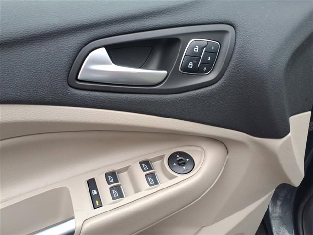 Used 2019 Ford Escape Titanium image 12