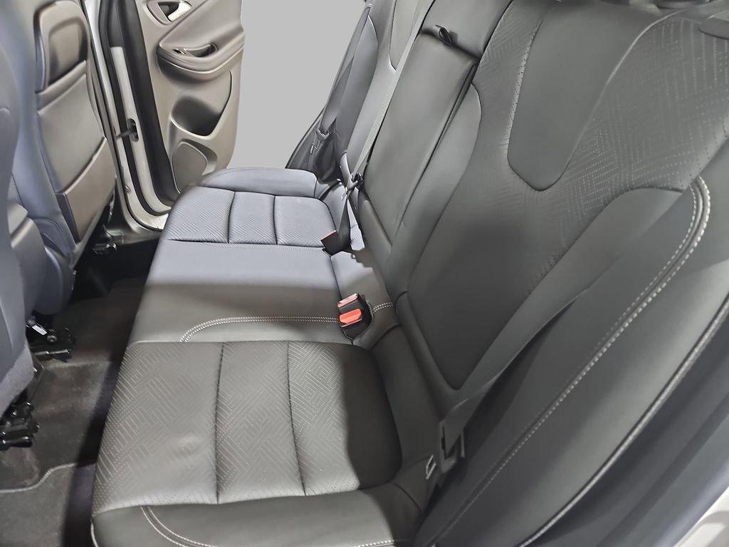 Used 2022 Buick Encore GX Essence w/ Advanced Technology Package AWD/4WD image 17