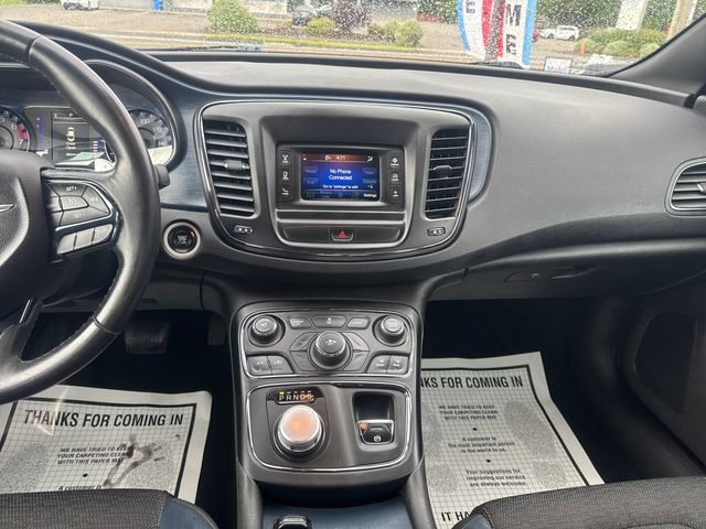 Used 2015 Chrysler 200 S FWD image 17