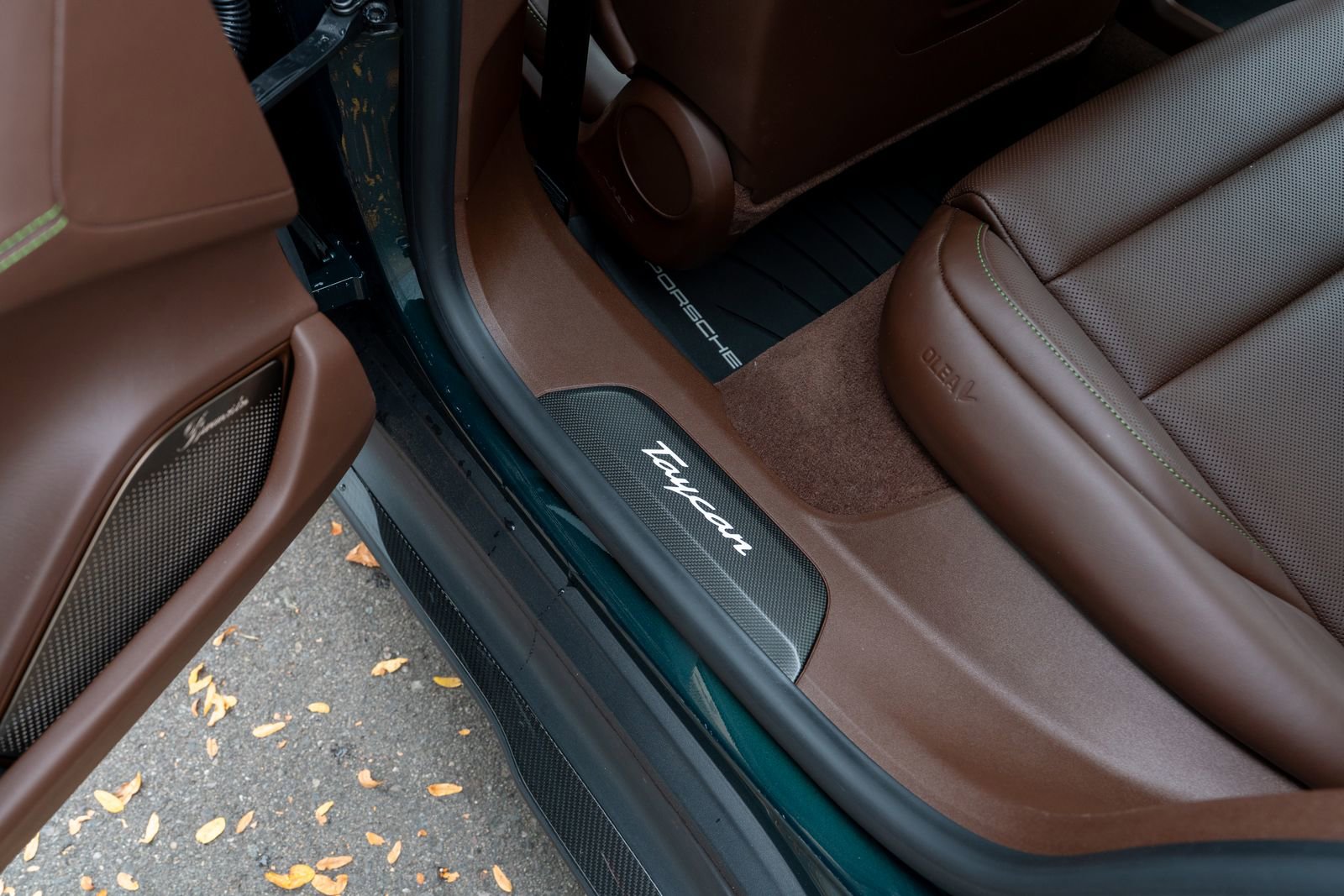 Used 2024 Porsche Taycan GTS image 36