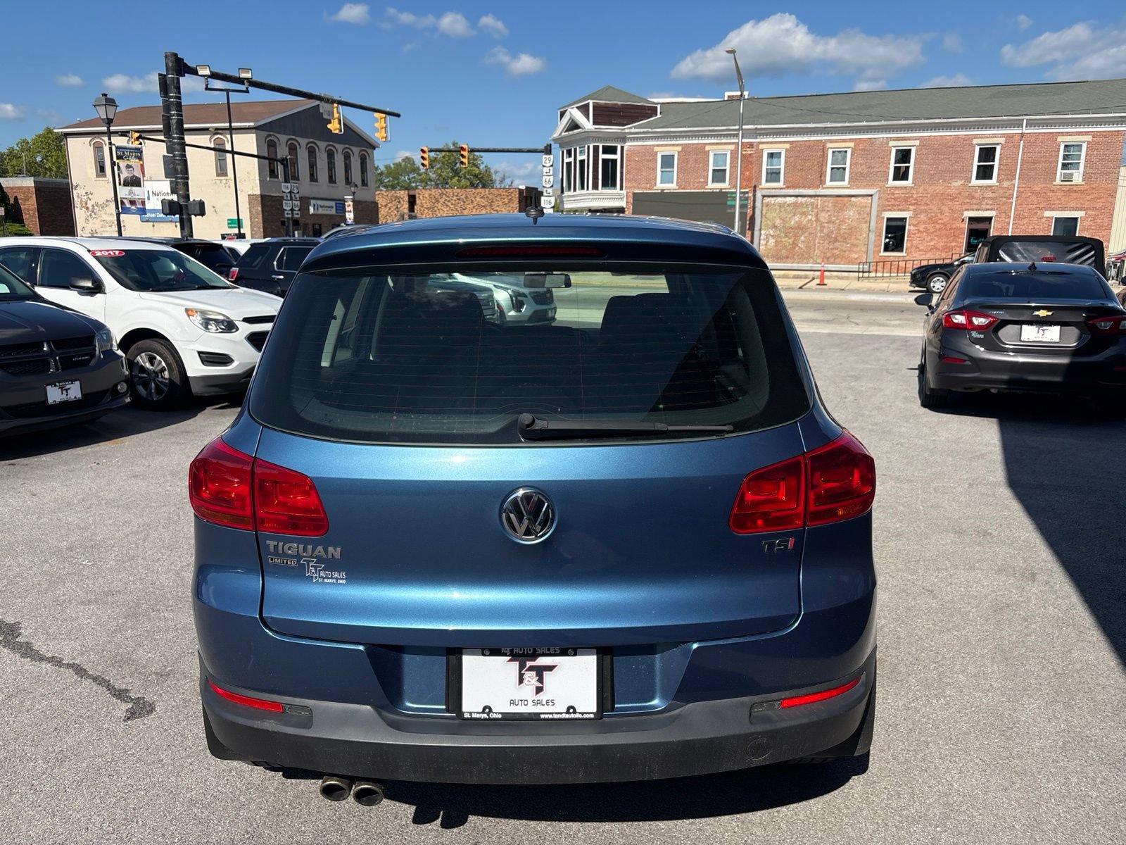 Used 2017 Volkswagen Tiguan Limited w/ Alloy Wheels Package FWD image 4