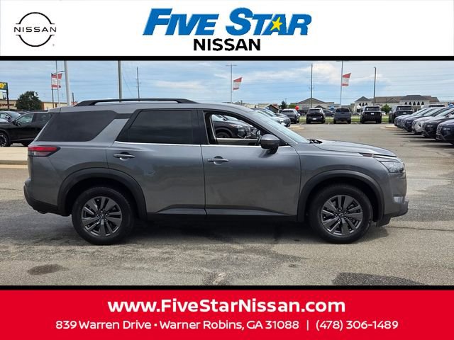 Used 2024 Nissan Pathfinder SV AWD/4WD image 15
