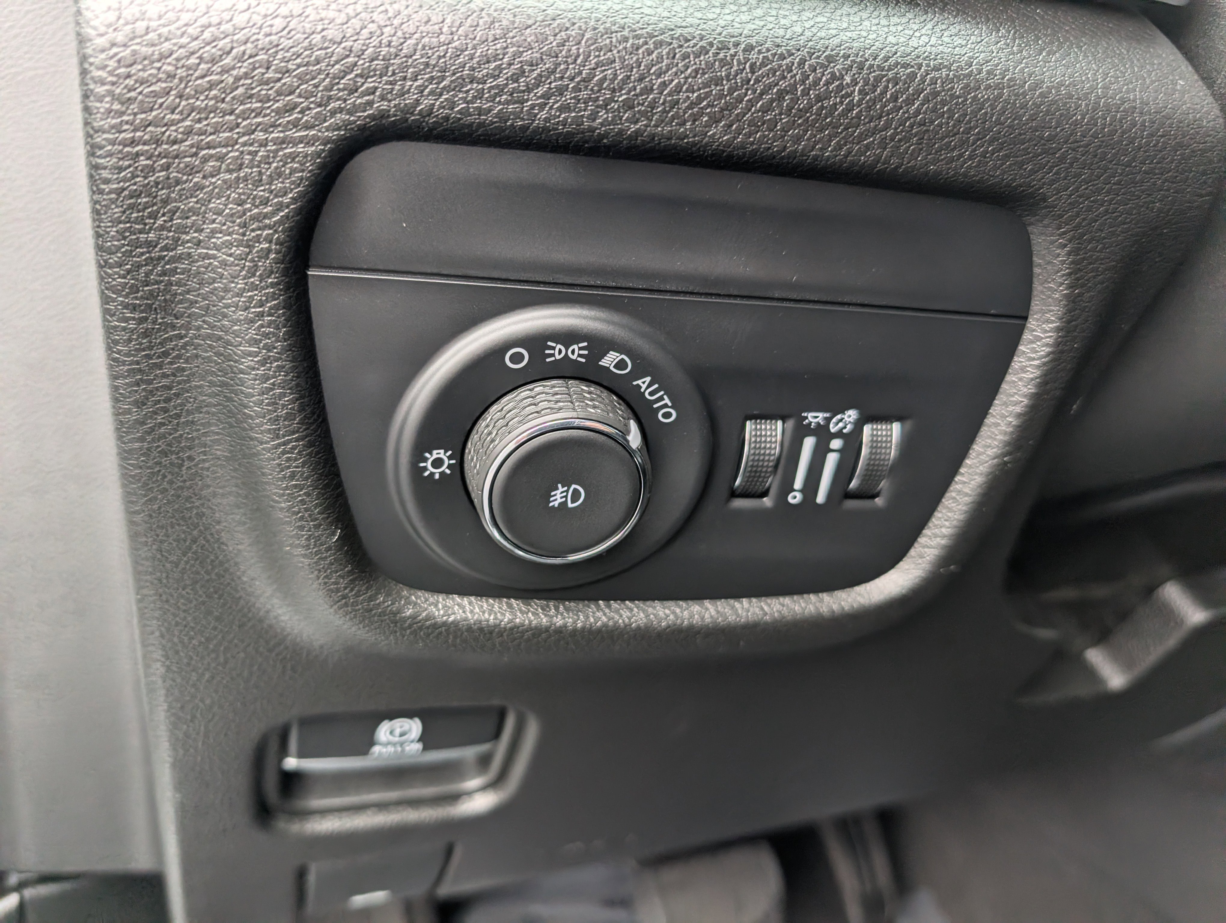 Used 2022 Jeep Grand Cherokee L Limited image 14