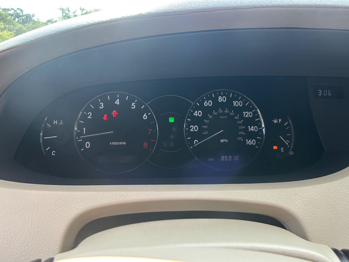 Used 2010 Toyota Avalon Limited FWD image 3