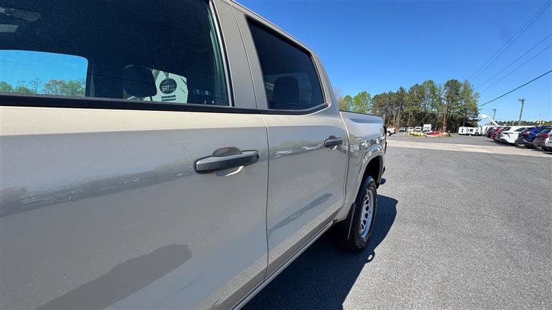 Used 2024 Chevrolet Colorado W/T image 14