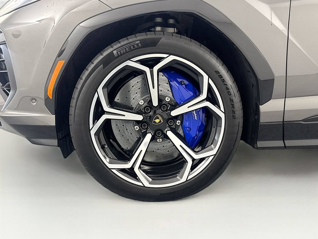 Used 2025 Lamborghini Urus Performante AWD/4WD image 34