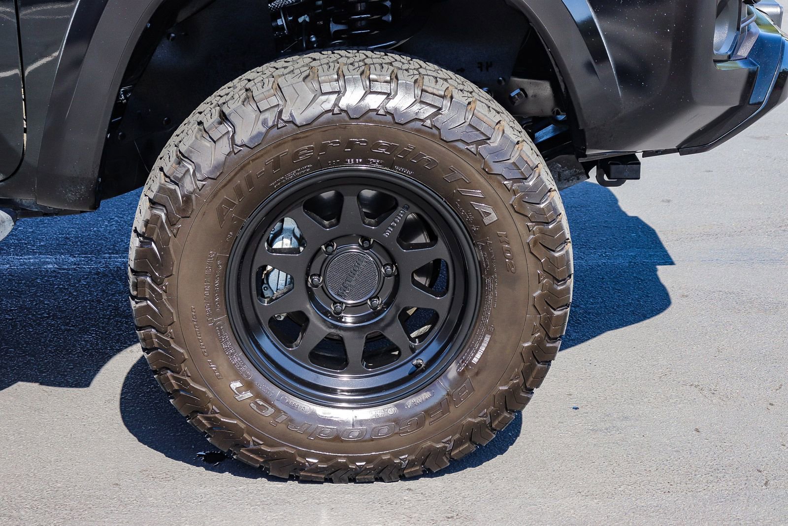 Used 2022 Toyota Tacoma Limited w/ Nightshade Package AWD/4WD image 11