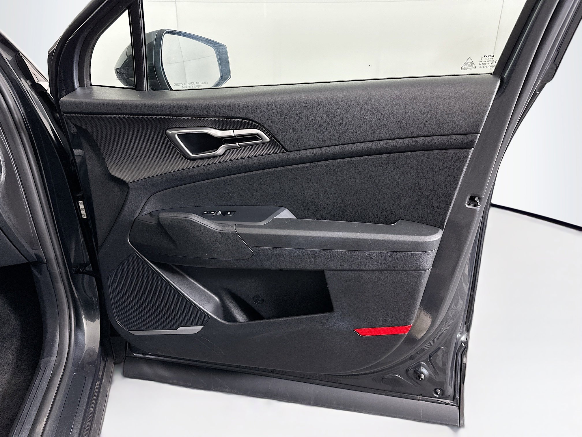 Used 2025 Kia Sportage LX image 30