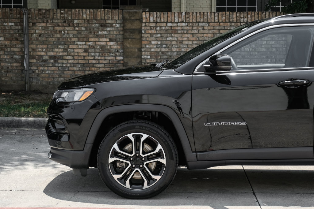 Used 2023 Jeep Compass Limited AWD/4WD image 21
