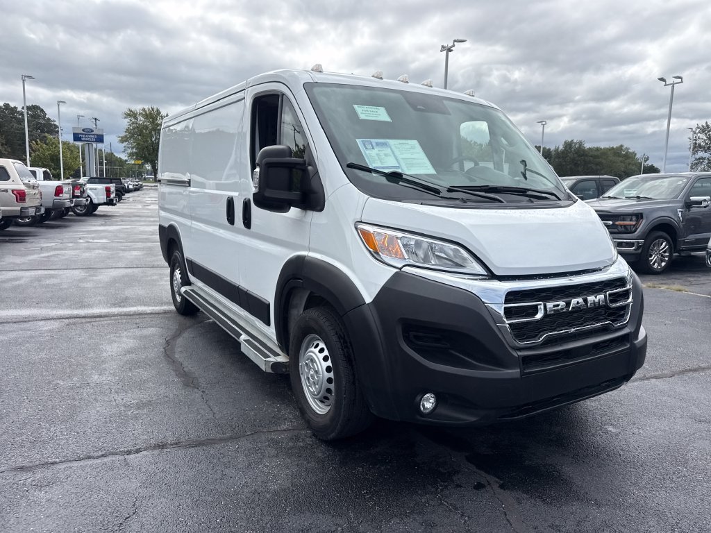 Used 2025 RAM ProMaster 2500 w/ U-Haul Equipment Group FWD image 4