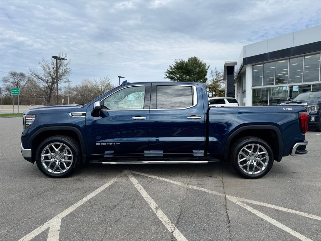 Used 2023 GMC Sierra 1500 SLT w/ SLT Premium Package image 2