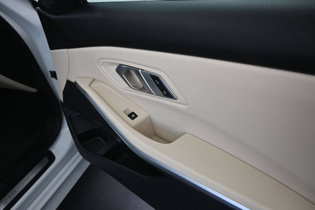 Certified 2023 BMW 330i Sedan w/ Driving Assistance Package RWD image 23