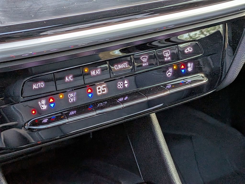 Used 2023 Chevrolet Bolt EUV Premier w/ Sun & Sound Package image 21