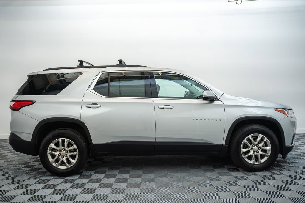 Used 2020 Chevrolet Traverse LT w/ Driver Confidence II Package AWD/4WD image 4