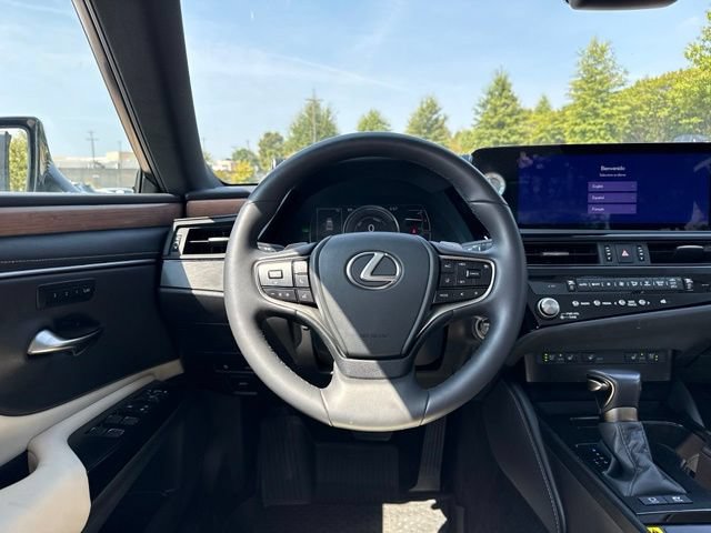 Used 2025 Lexus ES 300h w/ Premium Package FWD image 35