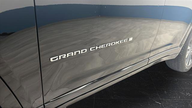 Used 2024 Jeep Grand Cherokee Overland image 37