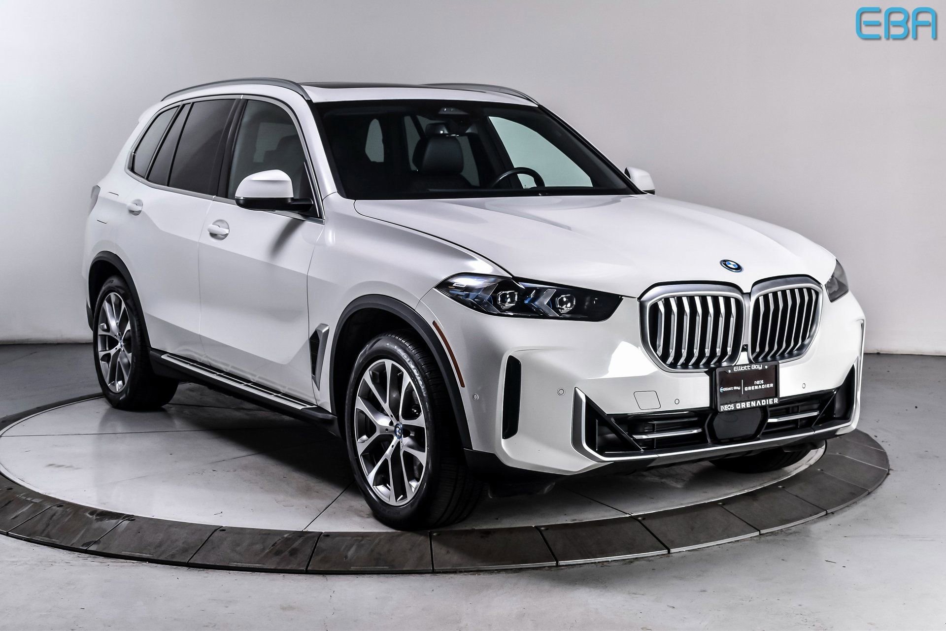 Used 2025 BMW X5 xDrive50e image 1