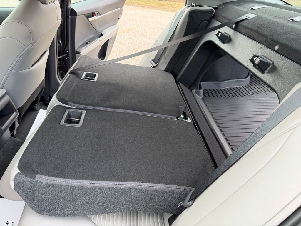 Used 2022 Toyota Camry SE image 30