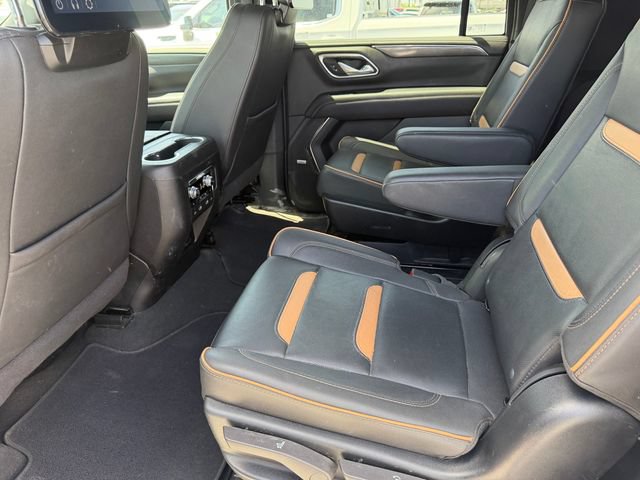 Used 2024 GMC Yukon XL AT4 w/ Technology Package AWD/4WD image 12