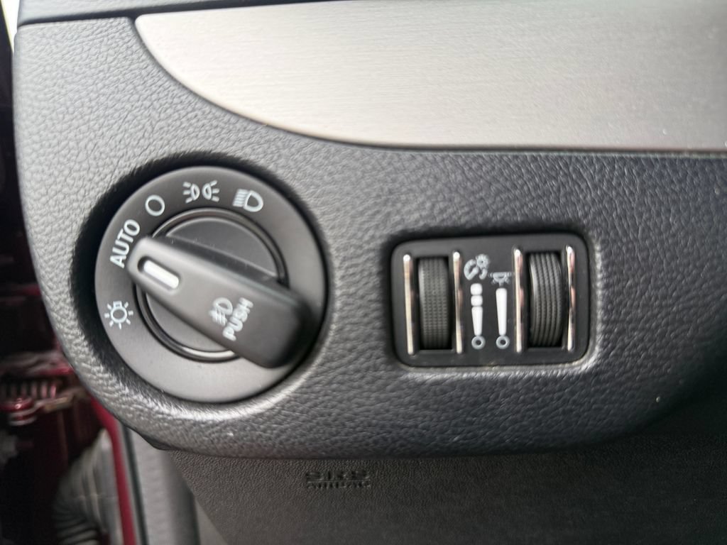 Used 2017 Dodge Grand Caravan GT FWD image 18