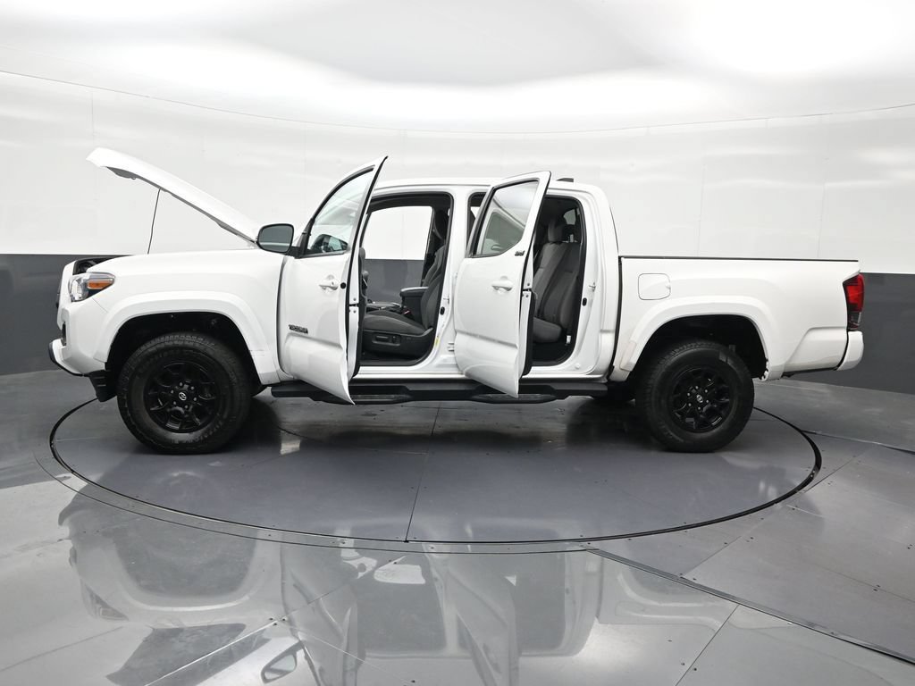 Used 2022 Toyota Tacoma SR5 RWD image 33