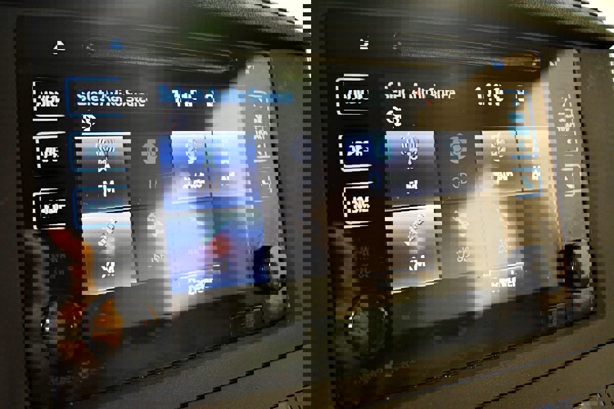 Used 2015 Toyota Sienna XLE image 25