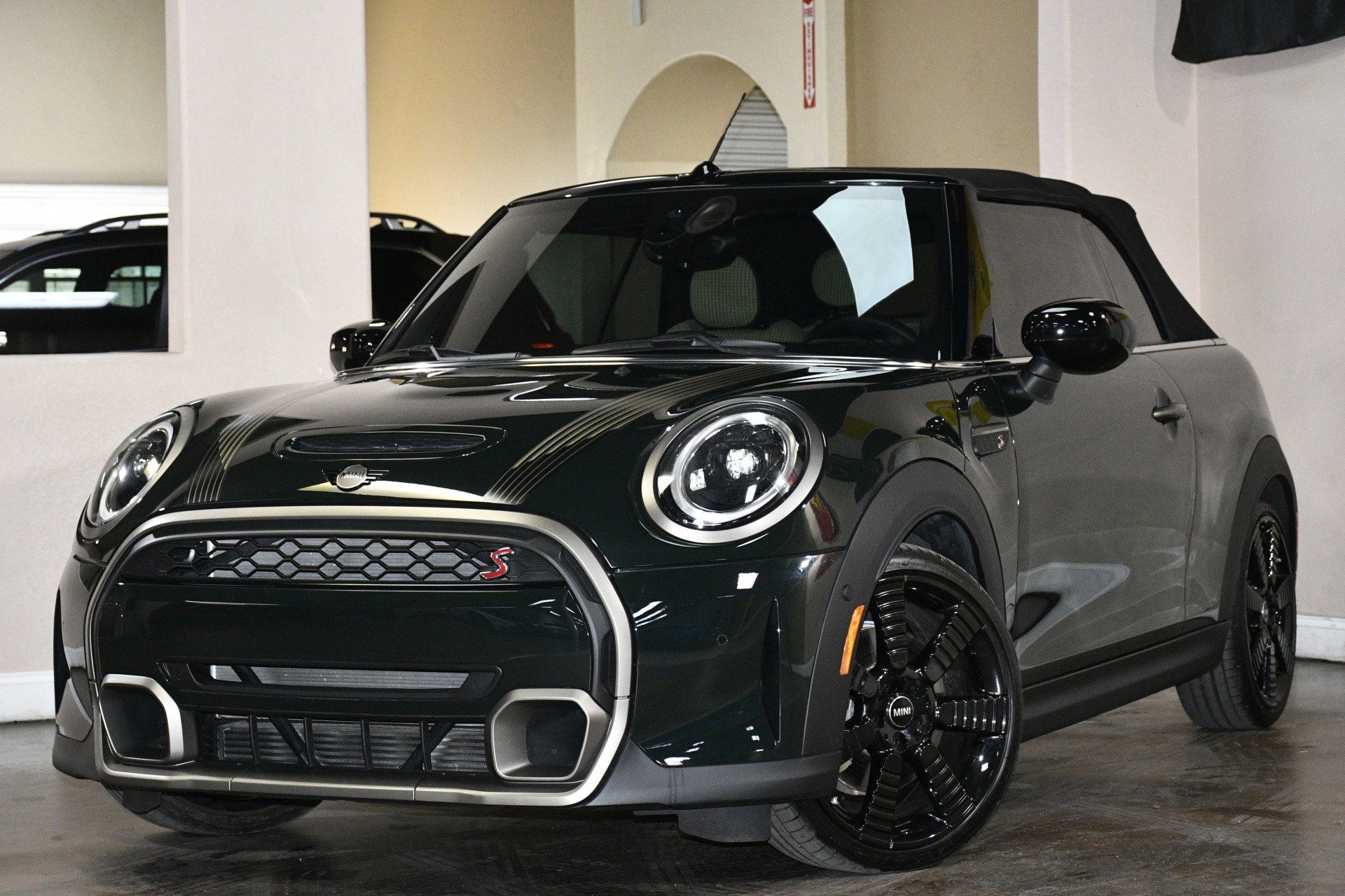 Used 2023 MINI Cooper S w/ MINI Resolute Edition image 4