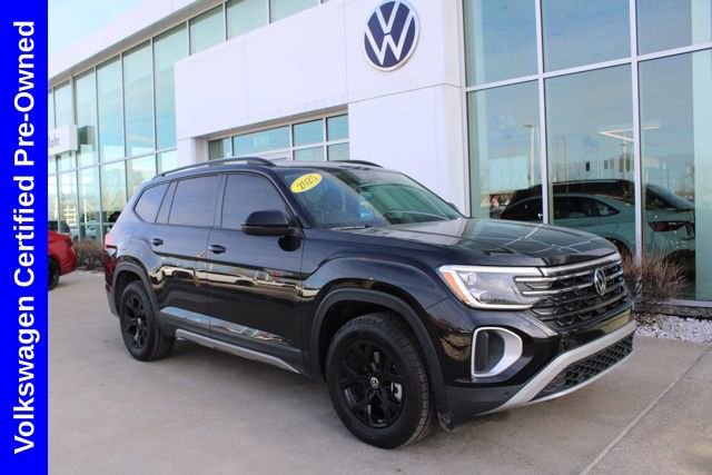 Used 2025 Volkswagen Atlas Peak Edition SE AWD/4WD image 1