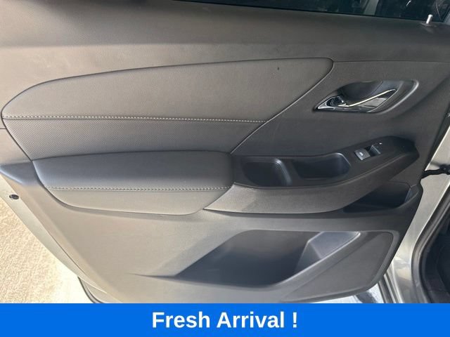 Used 2023 Chevrolet Traverse Premier FWD image 13