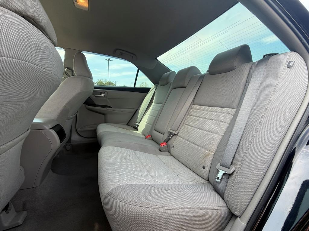 Used 2016 Toyota Camry LE FWD image 19