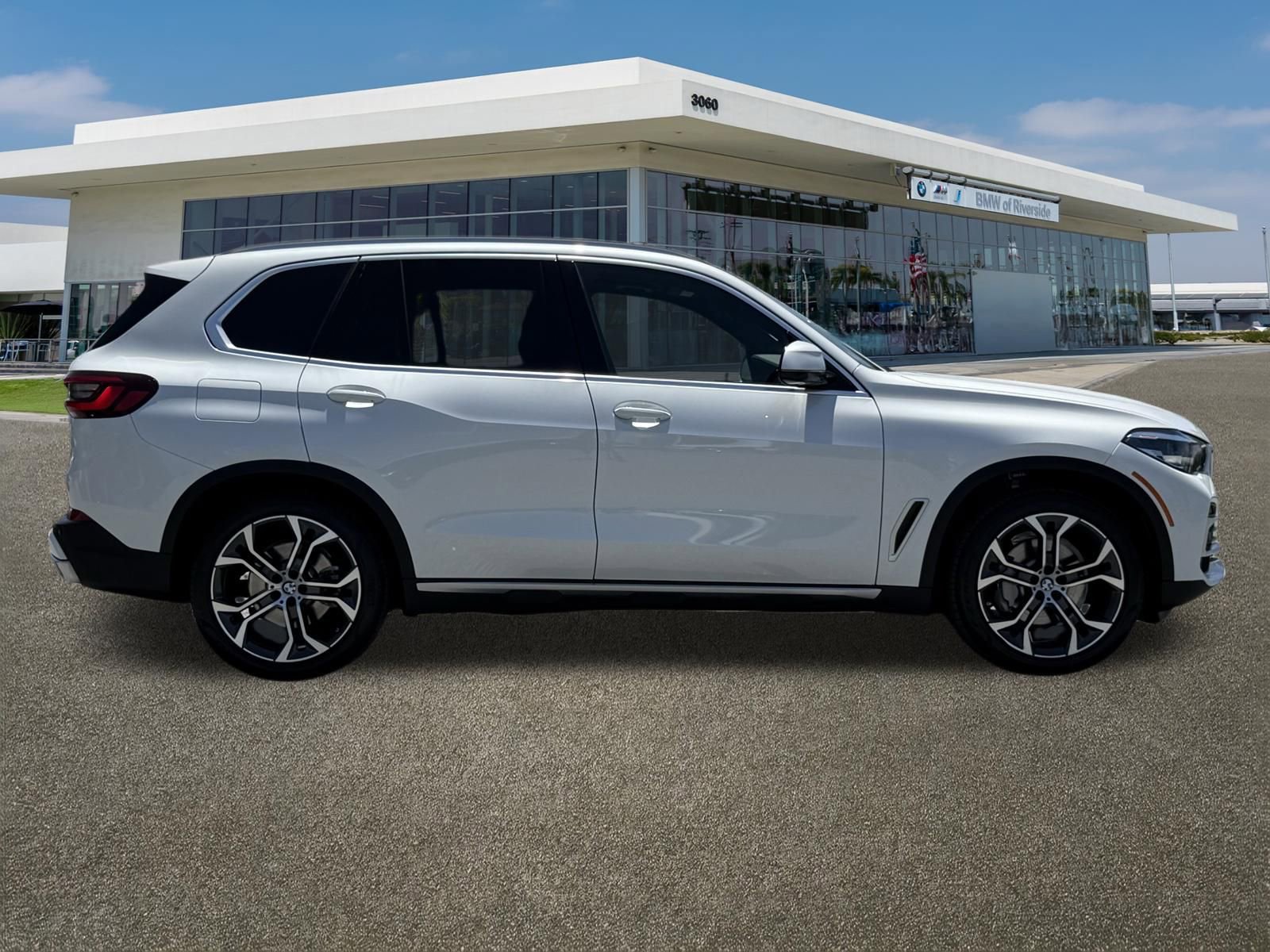 Certified 2023 BMW X5 xDrive40i w/ Premium Package AWD/4WD image 12