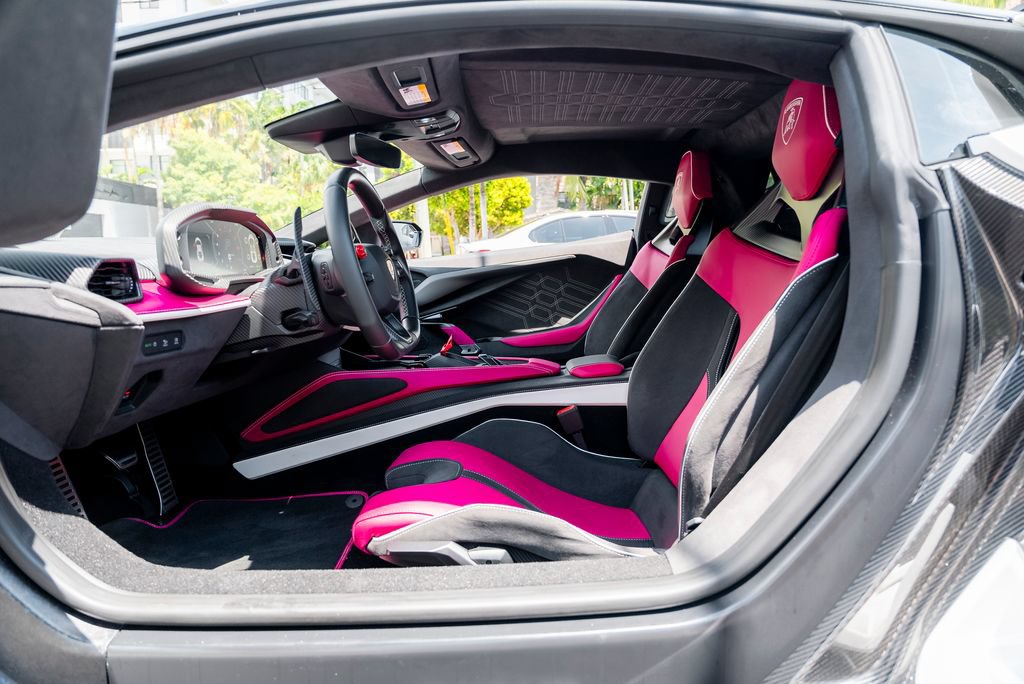 Used 2025 Lamborghini Revuelto AWD/4WD image 51