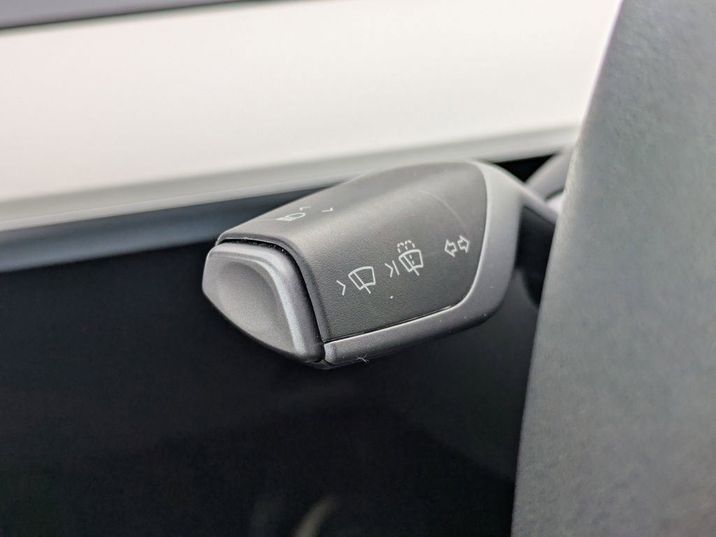 Used 2024 Tesla Model Y Long Range image 31