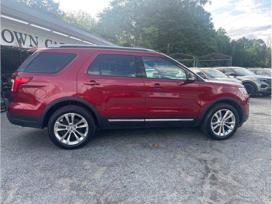 Used 2019 Ford Explorer XLT w/ Equipment Group 202A AWD/4WD image 5