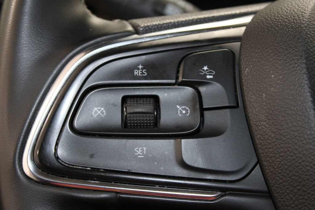 Used 2025 Buick Encore GX Preferred AWD/4WD image 39