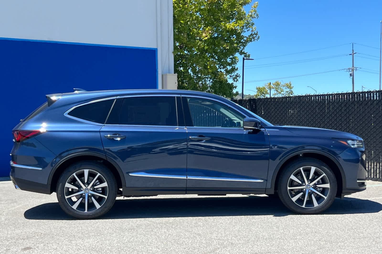 New 2026 Acura MDX w/ Technology Package AWD/4WD image 3