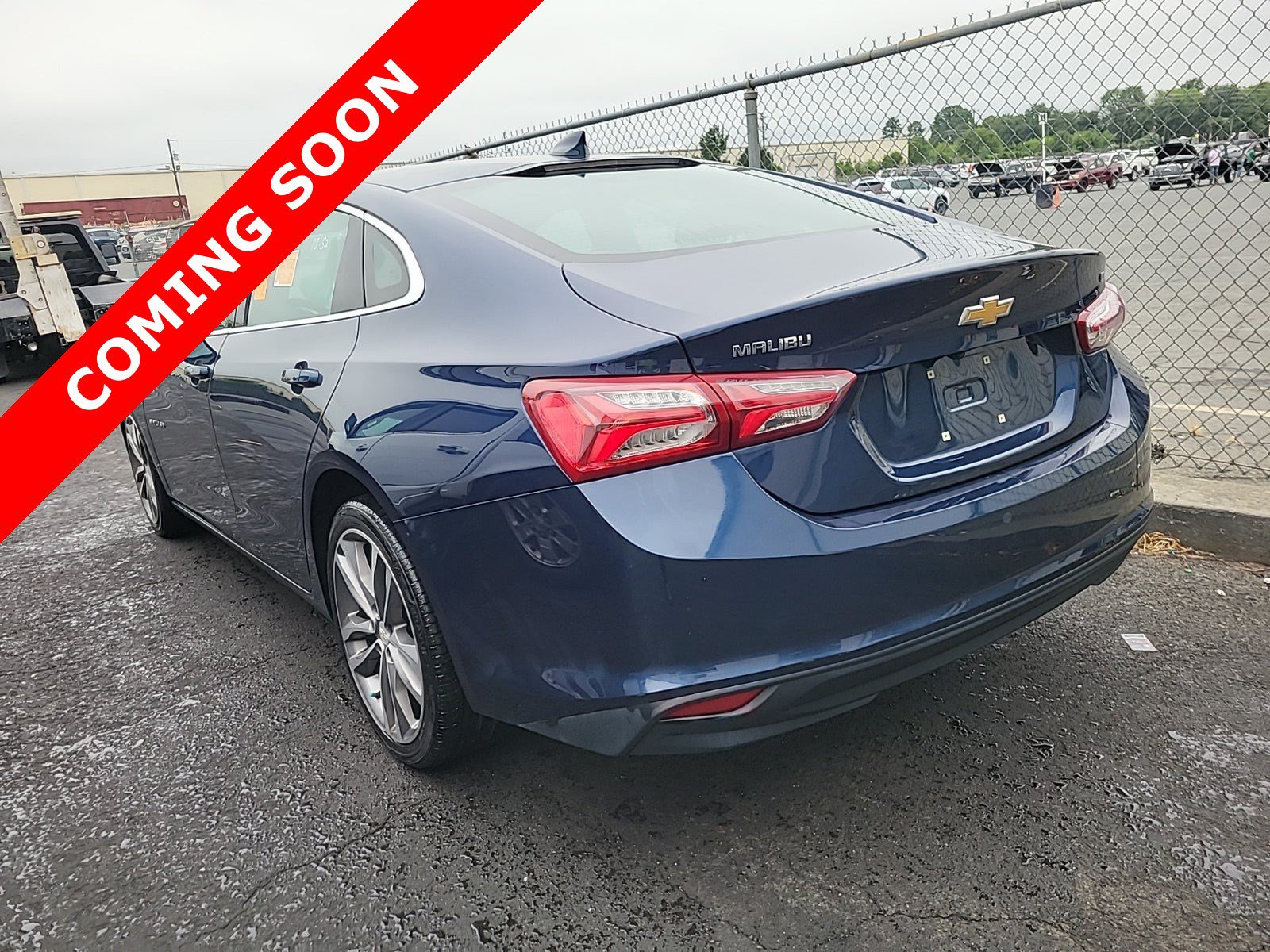 Used 2022 Chevrolet Malibu LT FWD image 4