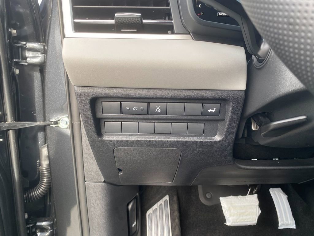 New 2026 Mitsubishi Outlander SEL FWD image 14