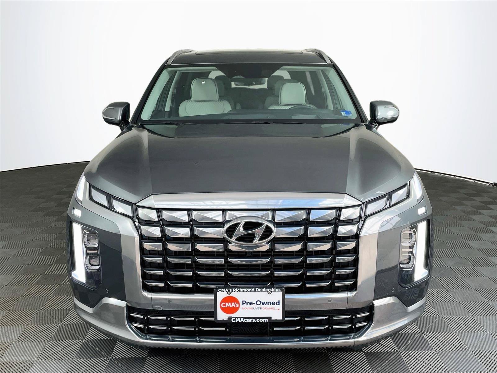 Used 2025 Hyundai Palisade Calligraphy AWD/4WD image 2