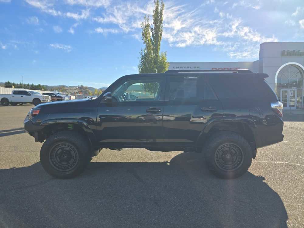 Used 2018 Toyota 4Runner SR5 Premium image 2