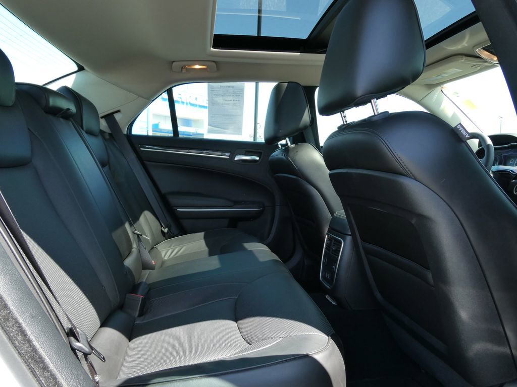 Used 2023 Chrysler 300 Touring L w/ Popular Equipment Group RWD image 15