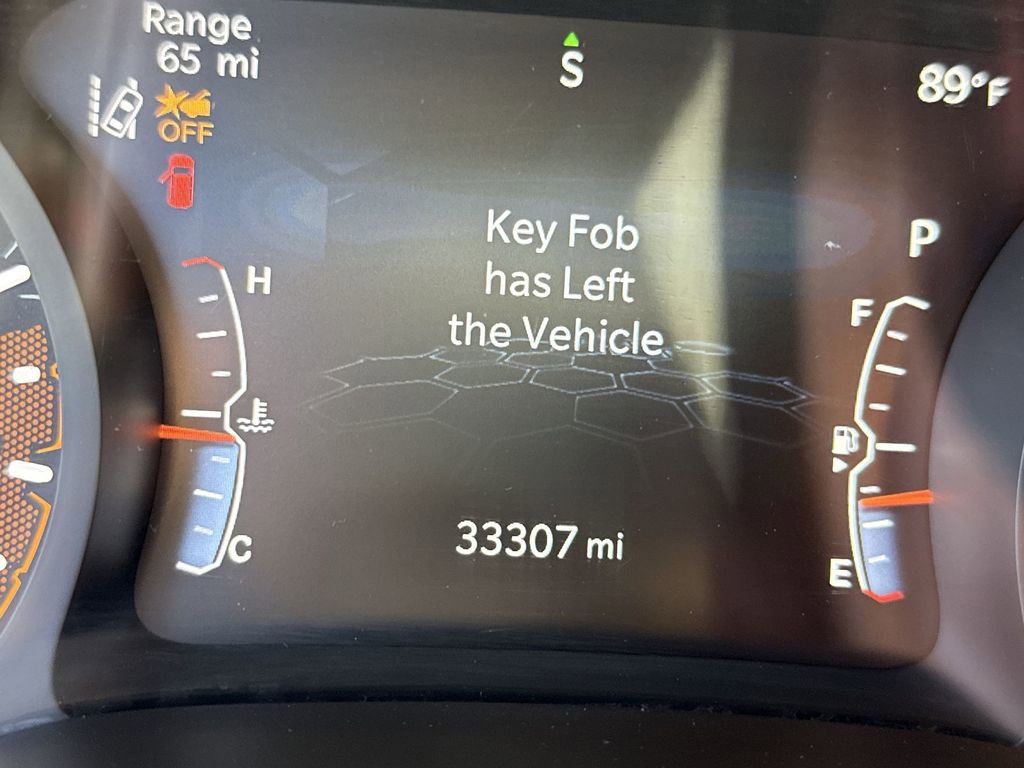 Used 2023 Jeep Compass Latitude image 12