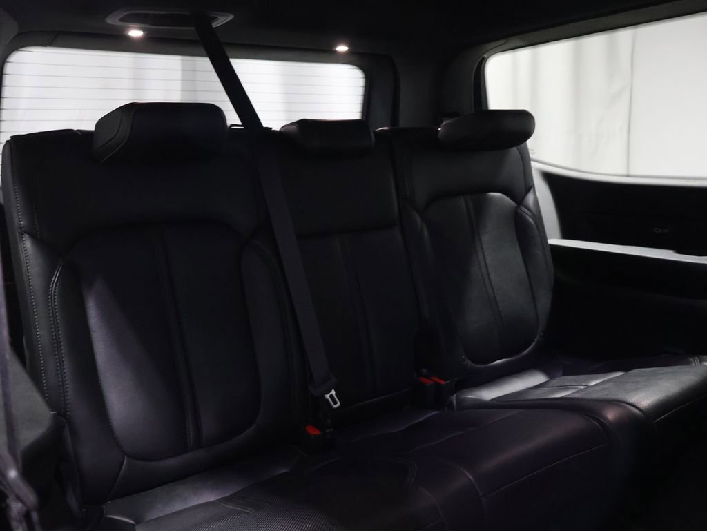 Certified 2024 Jeep Wagoneer Series II image 22